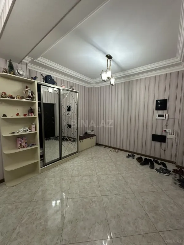 Satılır 3 otaqlı mənzil 157 m²