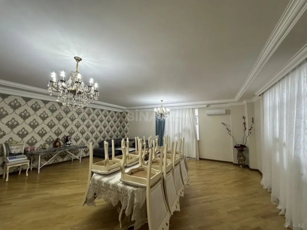 Satılır 3 otaqlı mənzil 157 m²