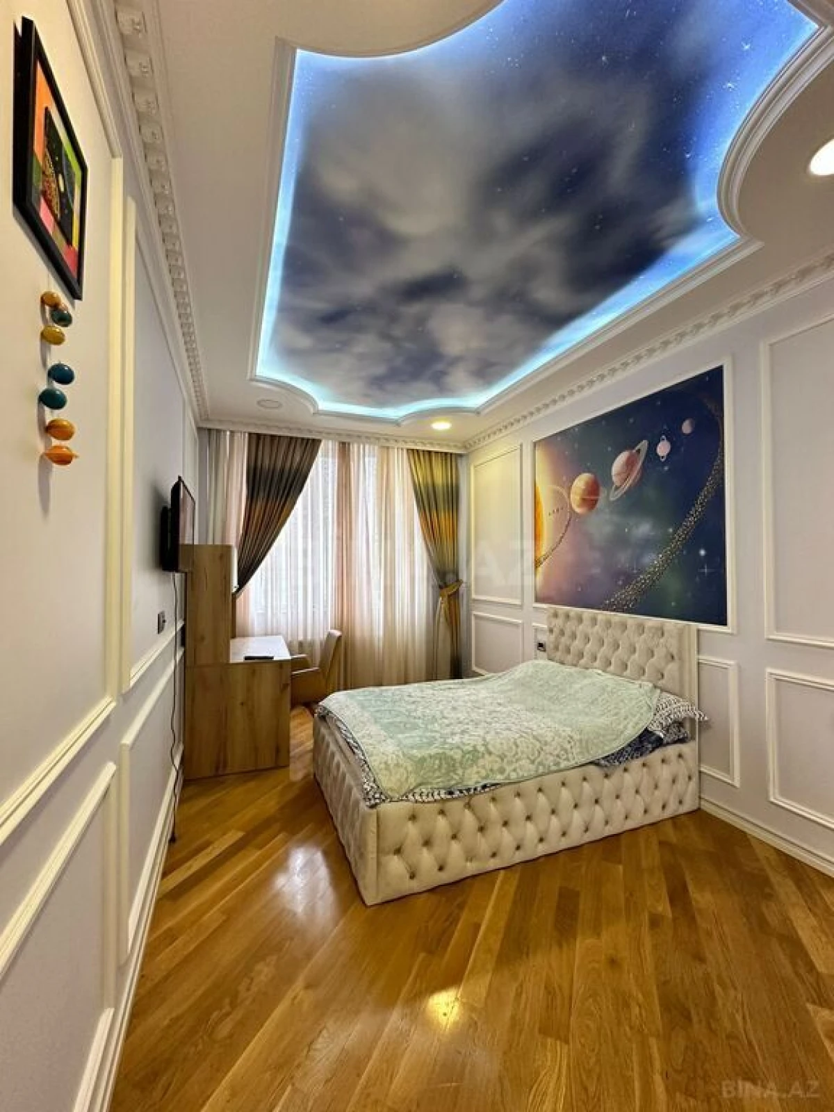 Satılır 4 otaqlı mənzil 230 m²