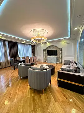 Satılır 4 otaqlı mənzil 230 m²