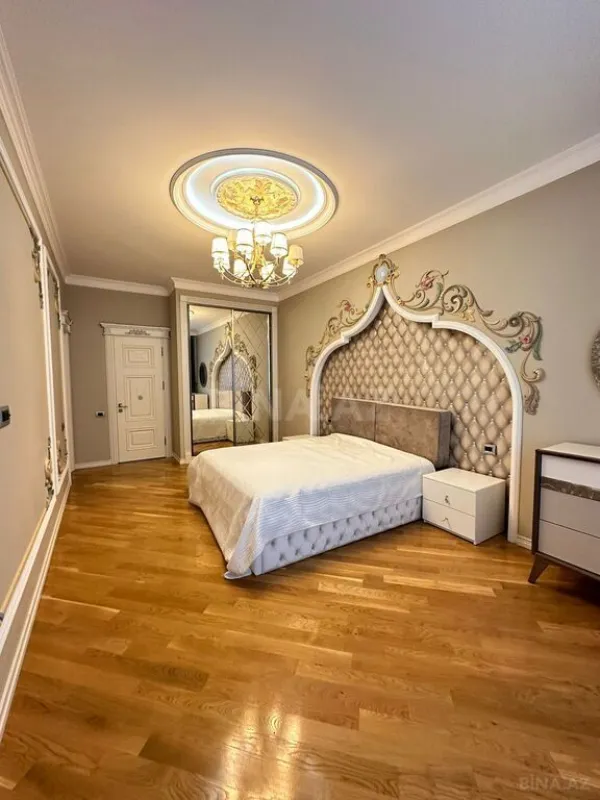 Satılır 4 otaqlı mənzil 230 m²