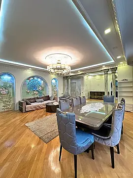 Satılır 4 otaqlı mənzil 230 m²