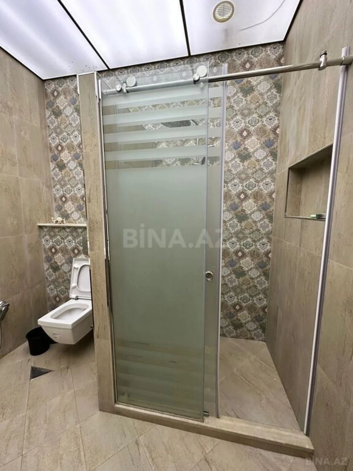 Satılır 4 otaqlı mənzil 230 m²