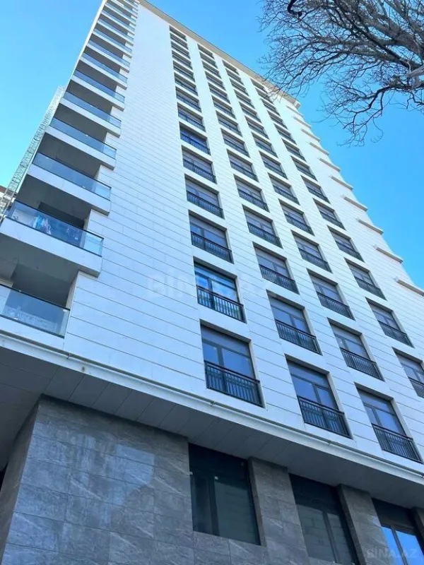 Satılır 3 otaqlı mənzil 146.7 m²