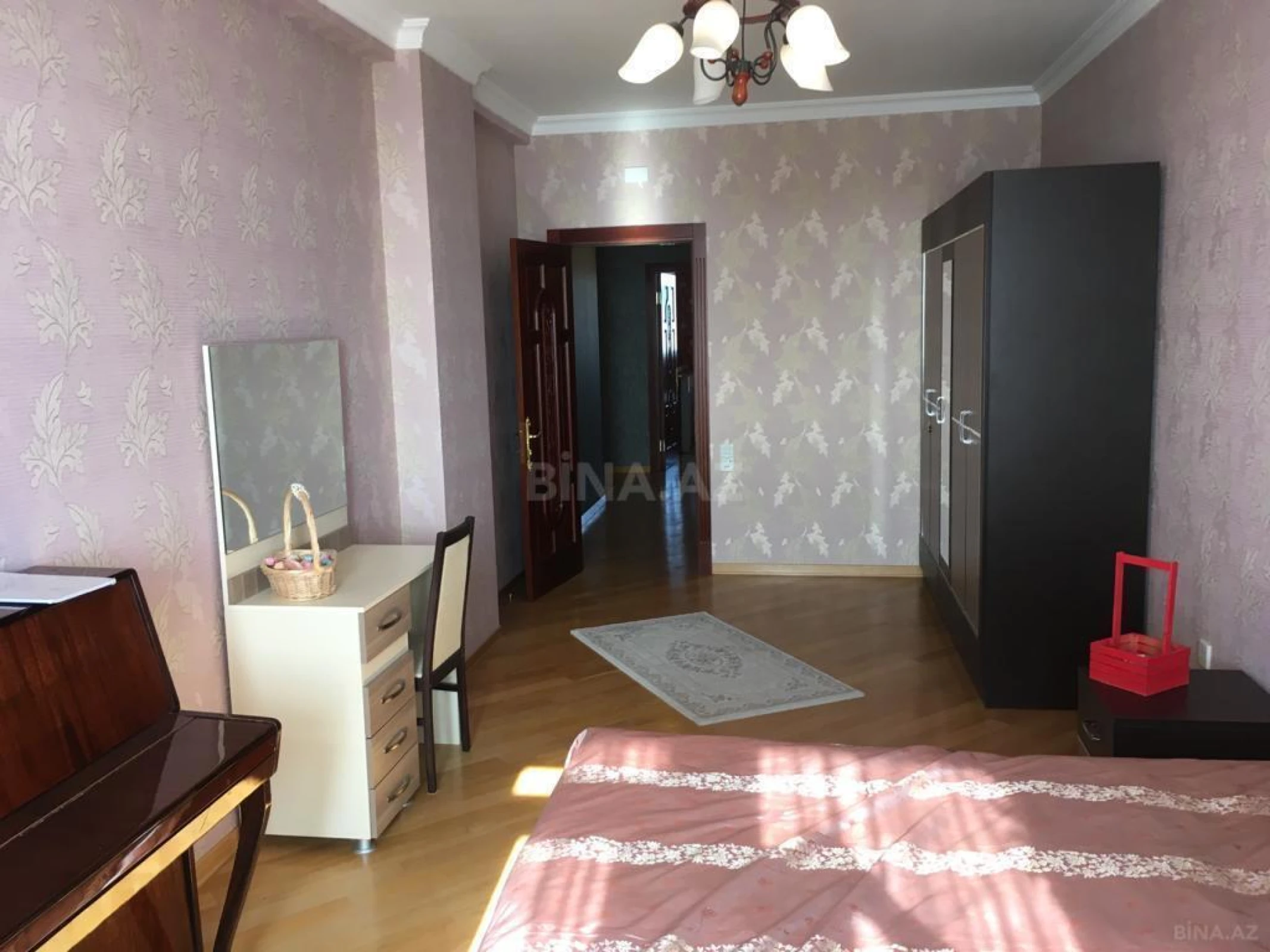 Satılır 3 otaqlı mənzil 125 m²