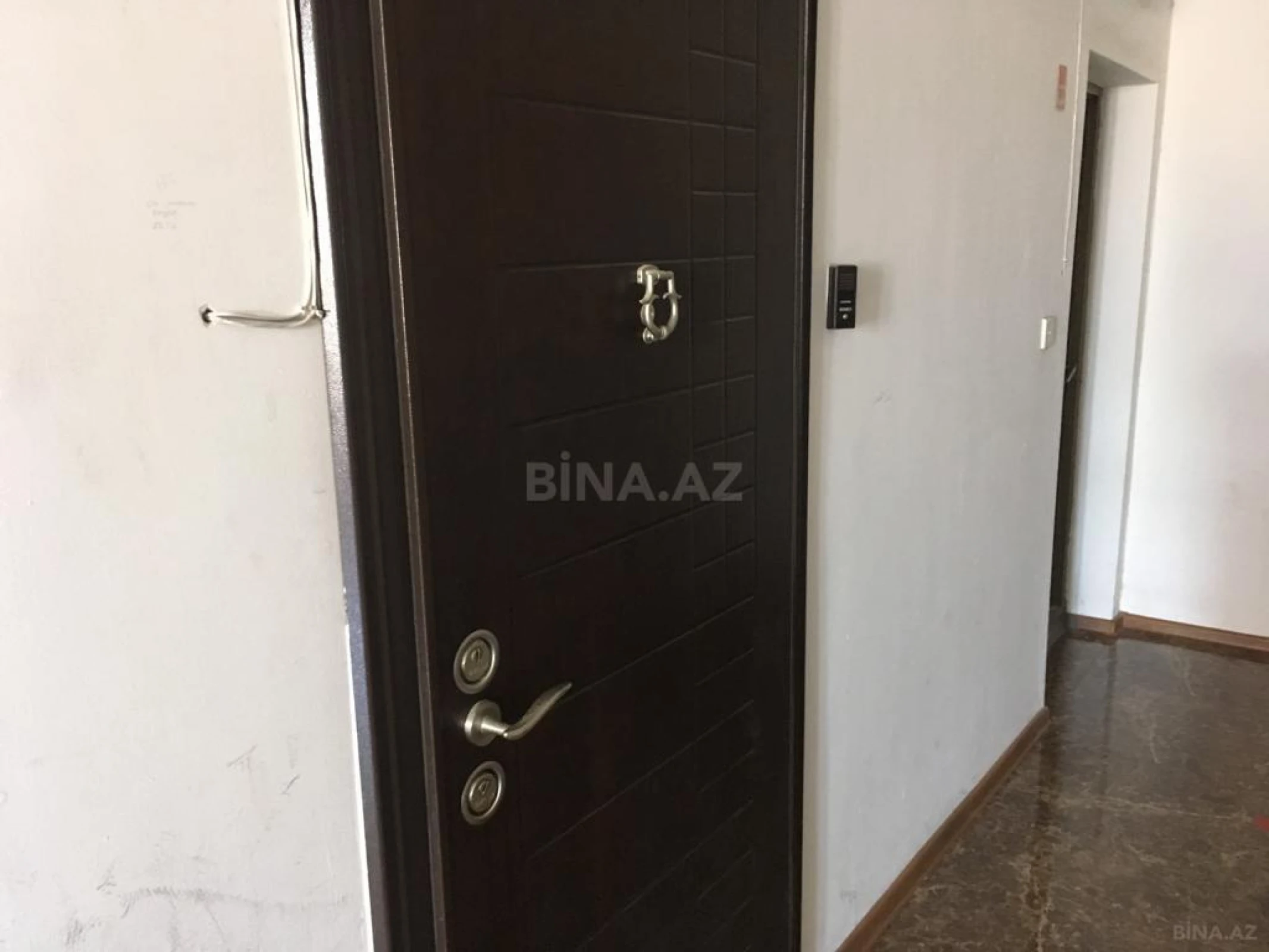 Satılır 3 otaqlı mənzil 125 m²
