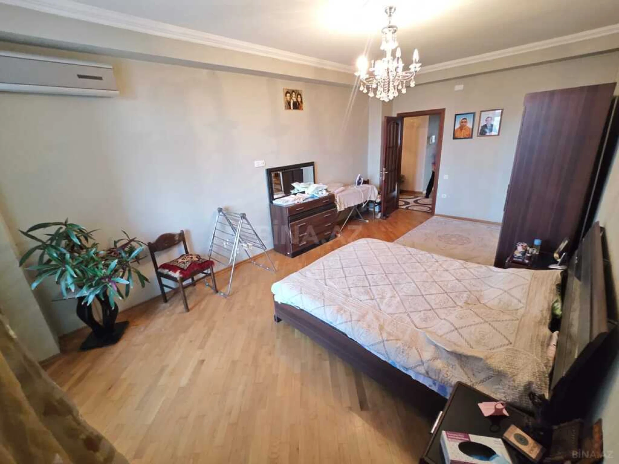 Satılır 3 otaqlı mənzil 148 m²