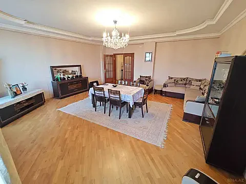 Satılır 3 otaqlı mənzil 148 m²