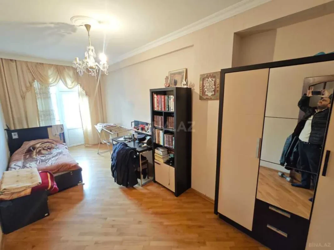 Satılır 3 otaqlı mənzil 148 m²
