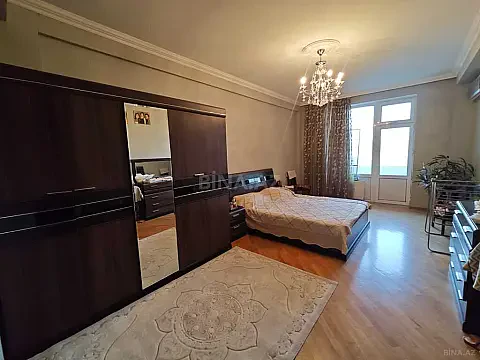Satılır 3 otaqlı mənzil 148 m²