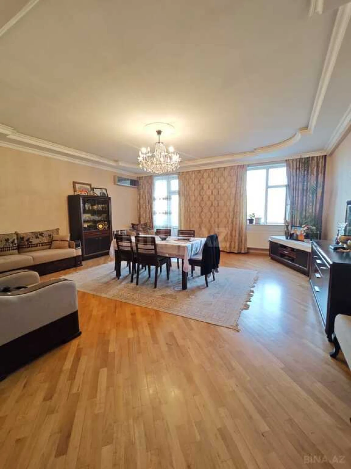 Satılır 3 otaqlı mənzil 148 m²