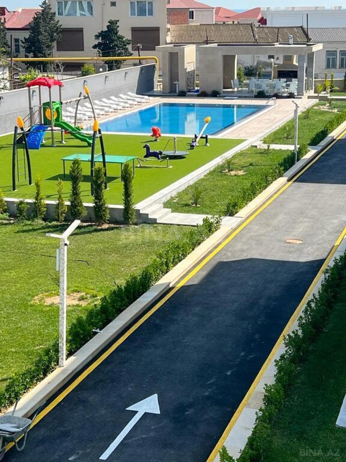 Satılır 6 otaqlı həyət evi 640 m²