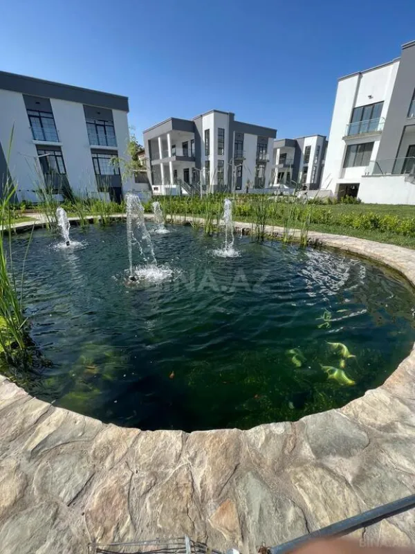 Satılır 6 otaqlı həyət evi 640 m²