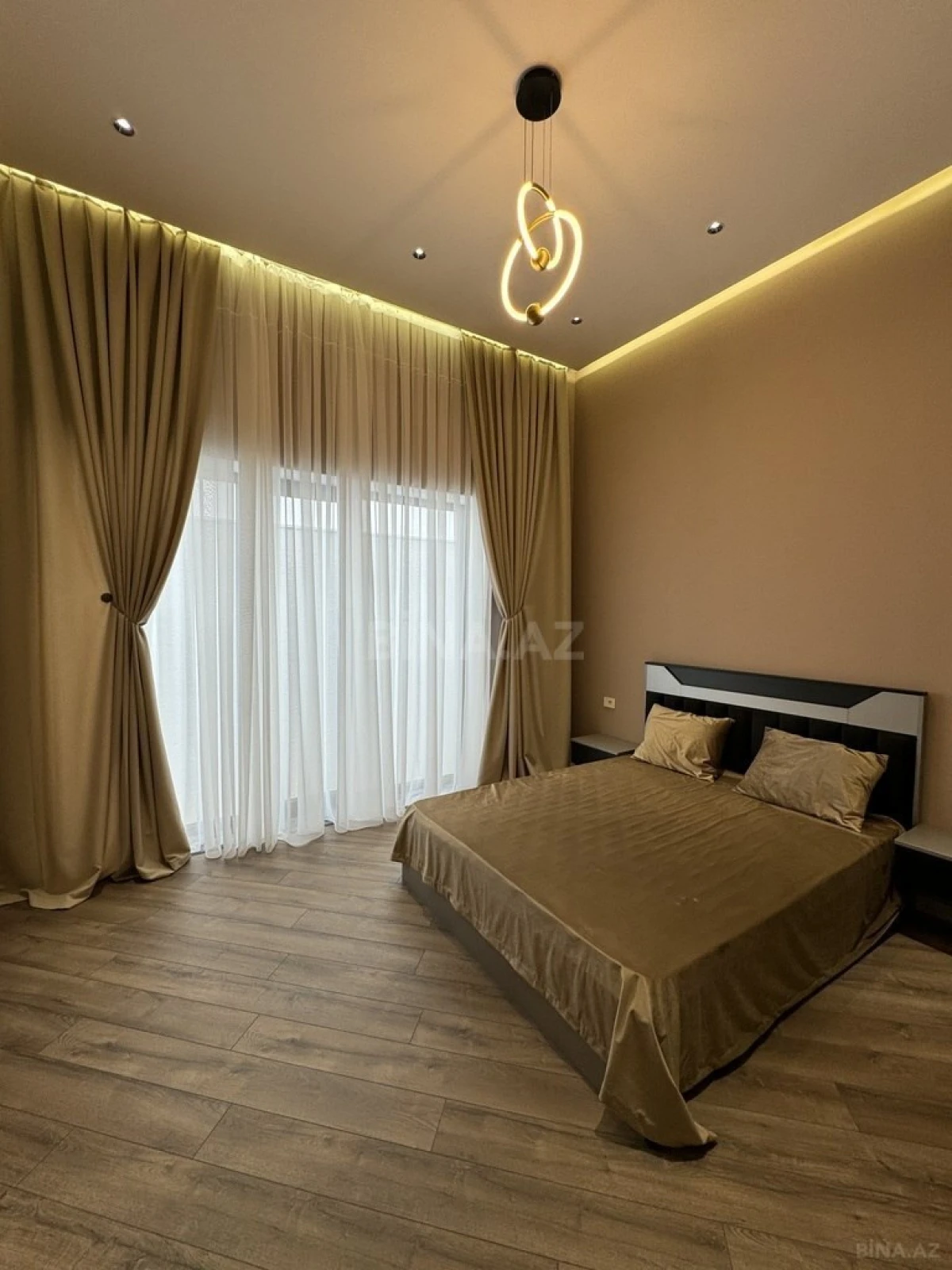 Satılır 4 otaqlı həyət evi 180 m²