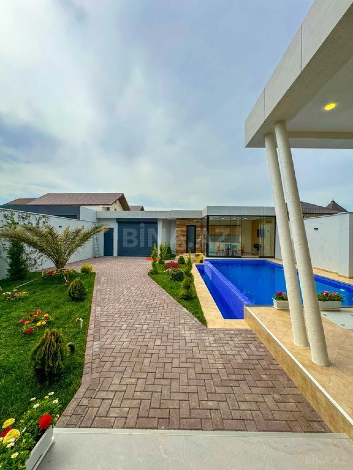 Satılır 4 otaqlı həyət evi 180 m²