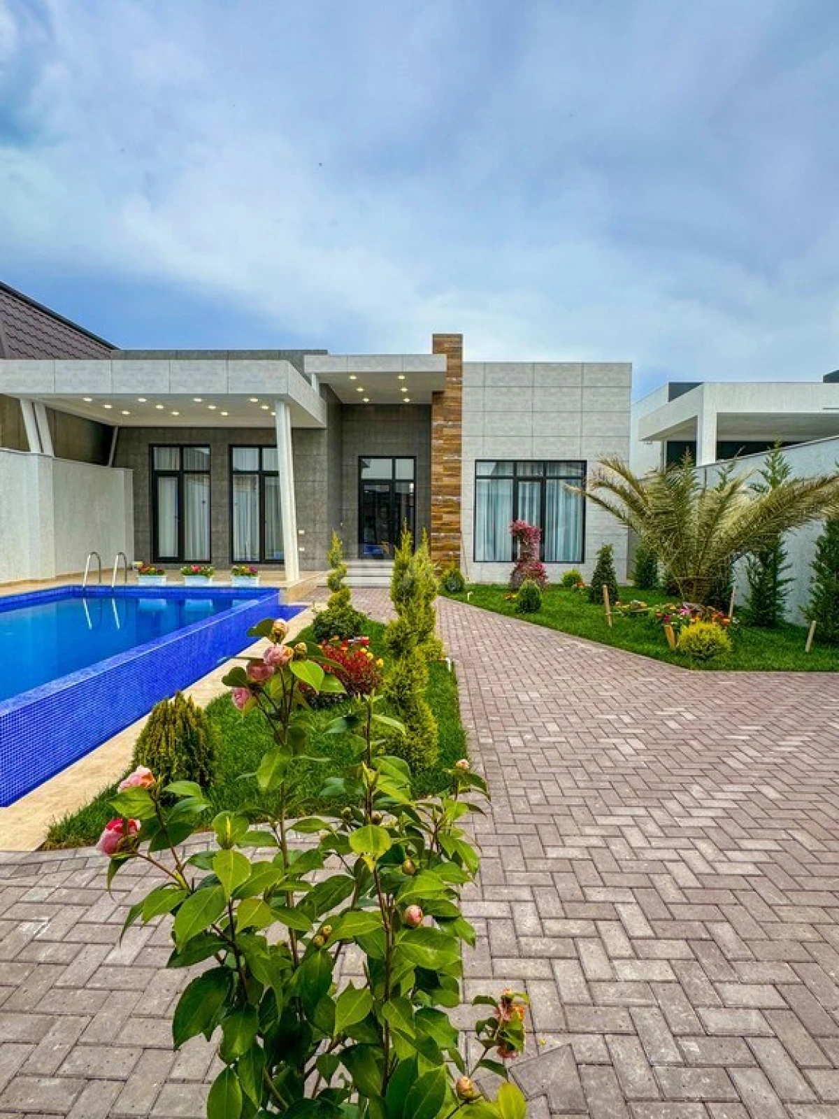 Satılır 4 otaqlı həyət evi 180 m²