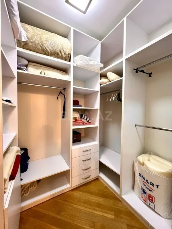 Satılır 5 otaqlı həyət evi 350 m²