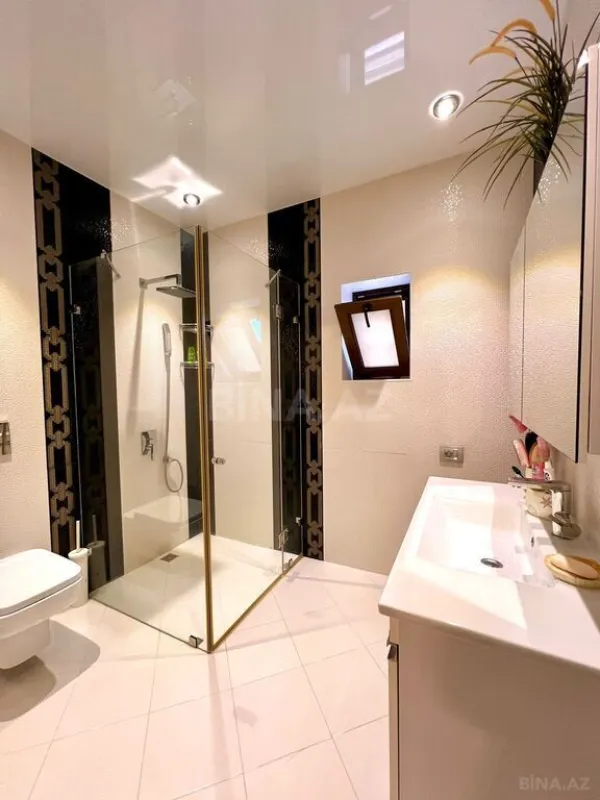 Satılır 5 otaqlı həyət evi 350 m²