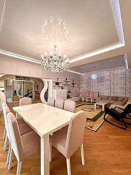 Satılır 5 otaqlı həyət evi 350 m²
