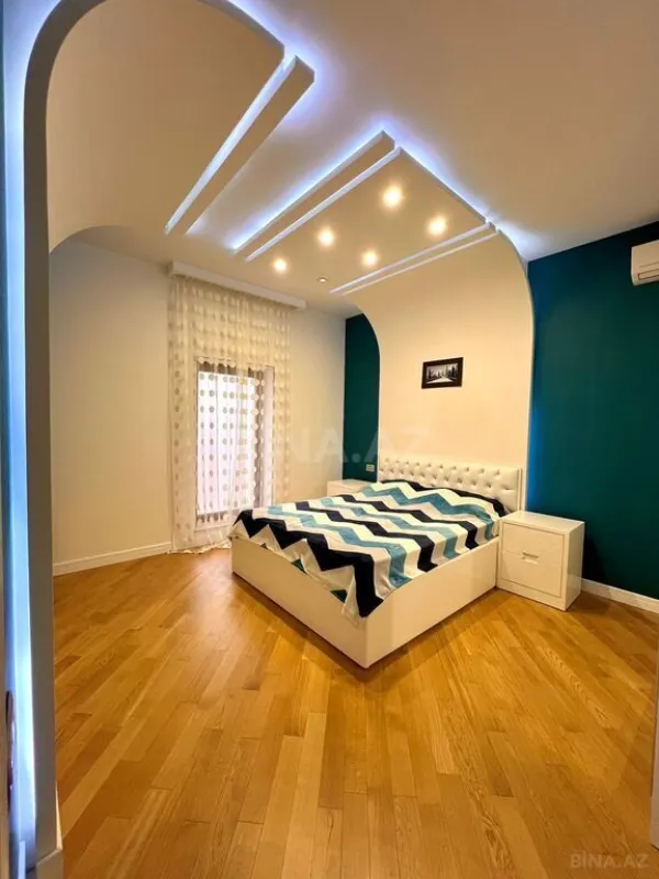 Satılır 5 otaqlı həyət evi 350 m²
