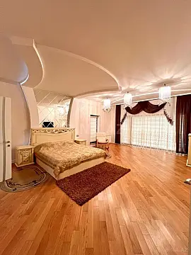 Satılır 5 otaqlı həyət evi 350 m²