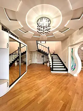 Satılır 5 otaqlı həyət evi 350 m²