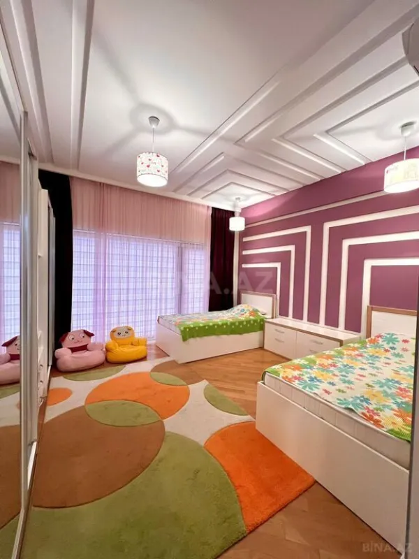 Satılır 5 otaqlı həyət evi 350 m²