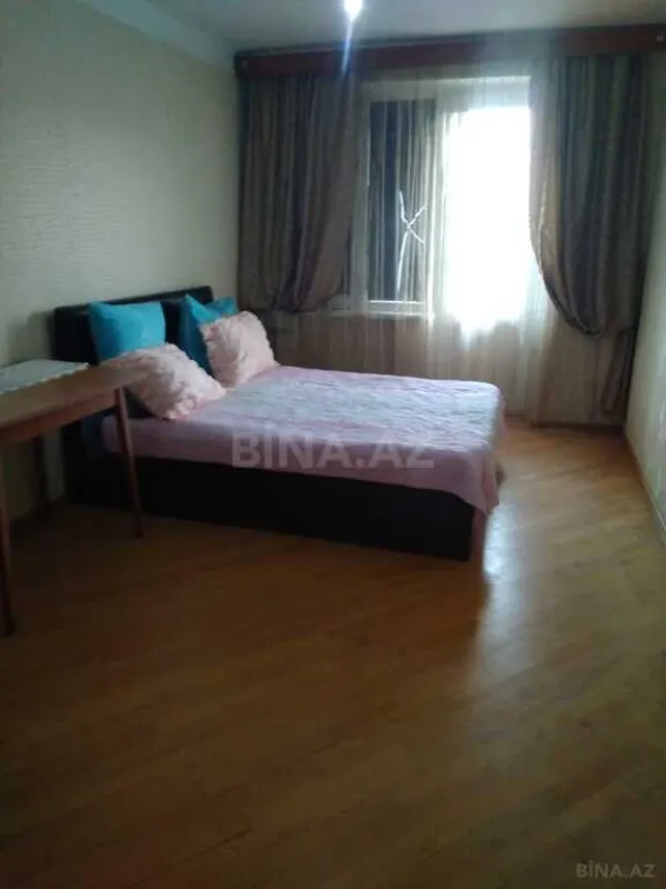 Satılır 4 otaqlı mənzil 120 m²