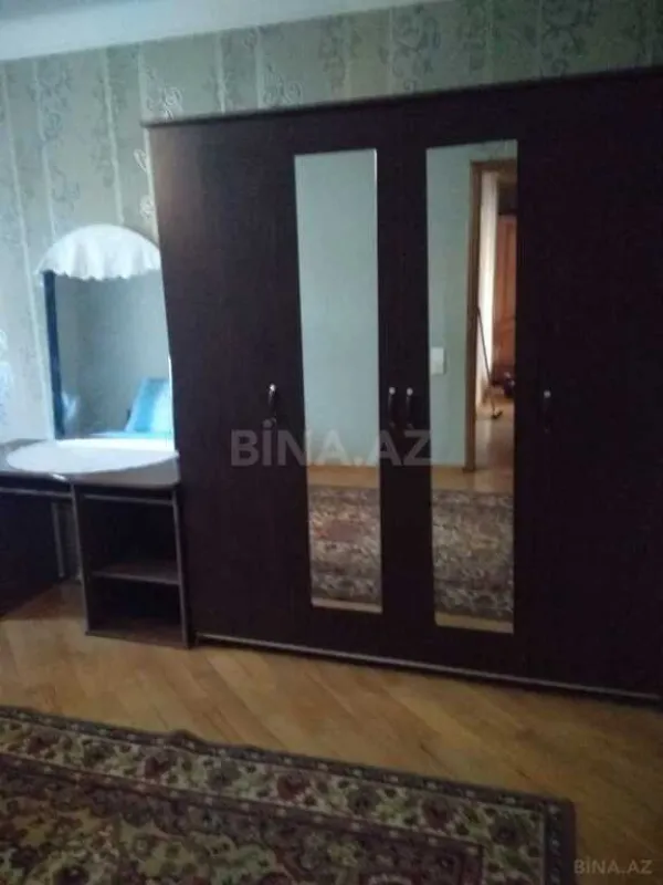 Satılır 4 otaqlı mənzil 120 m²