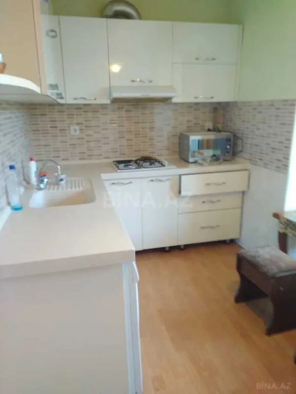 Satılır 4 otaqlı mənzil 120 m²