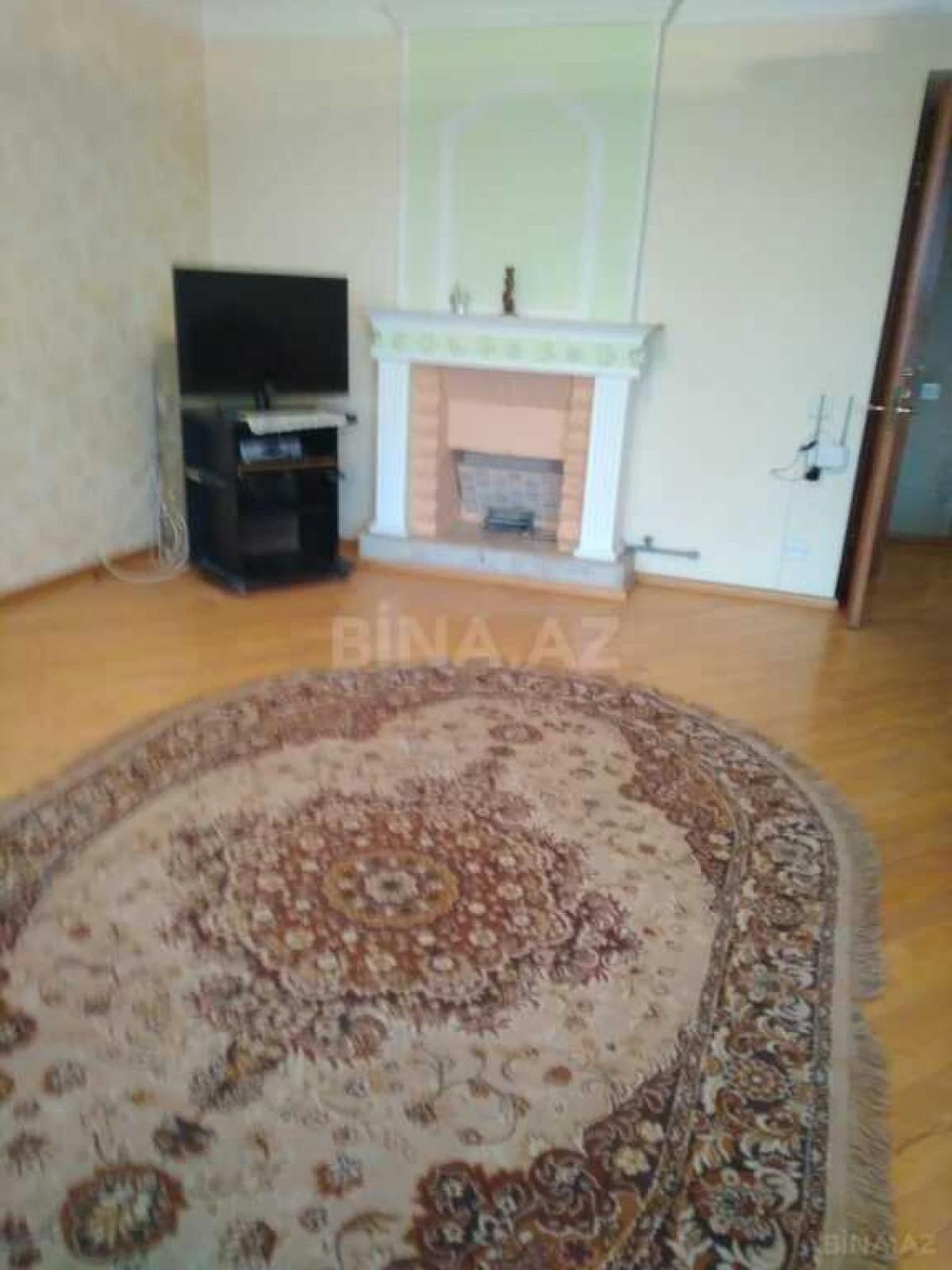 Satılır 4 otaqlı mənzil 120 m²