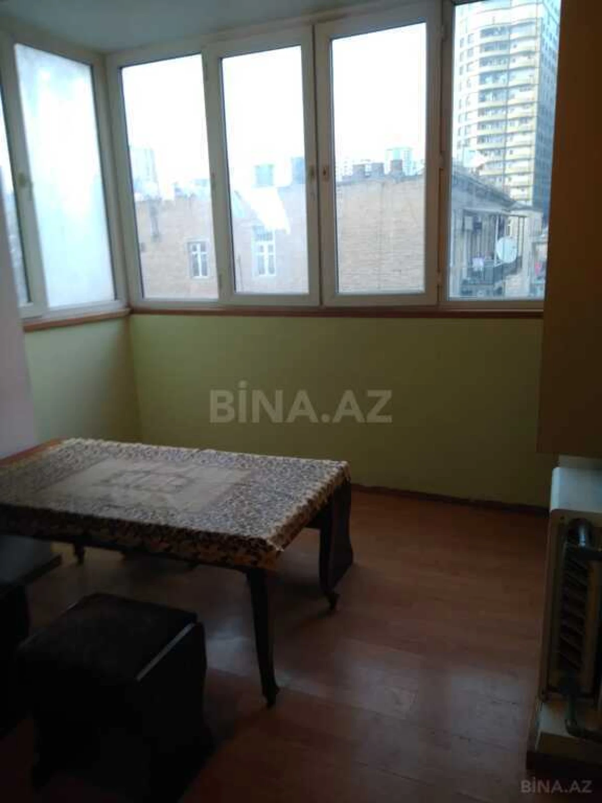 Satılır 4 otaqlı mənzil 120 m²