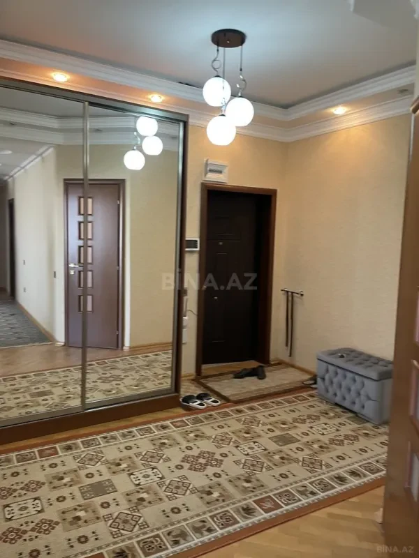 Kirayə verilir 3 otaqlı mənzil 110 m²