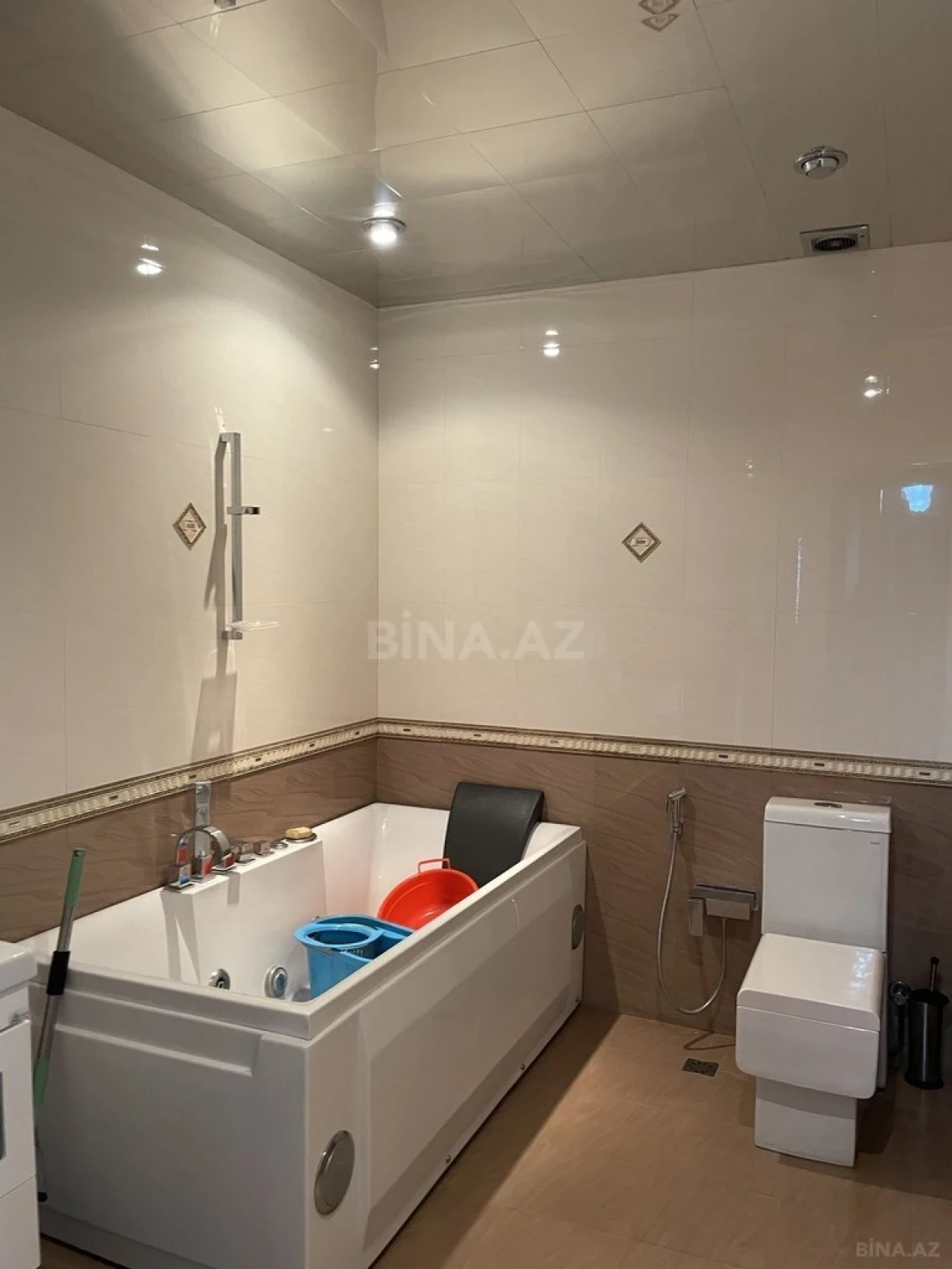 Kirayə verilir 3 otaqlı mənzil 110 m²