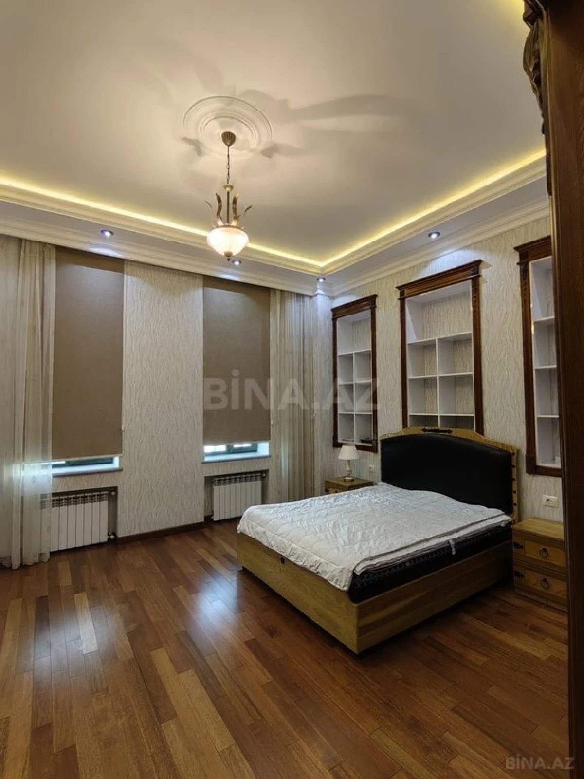 Satılır 11 otaqlı həyət evi 950 m²