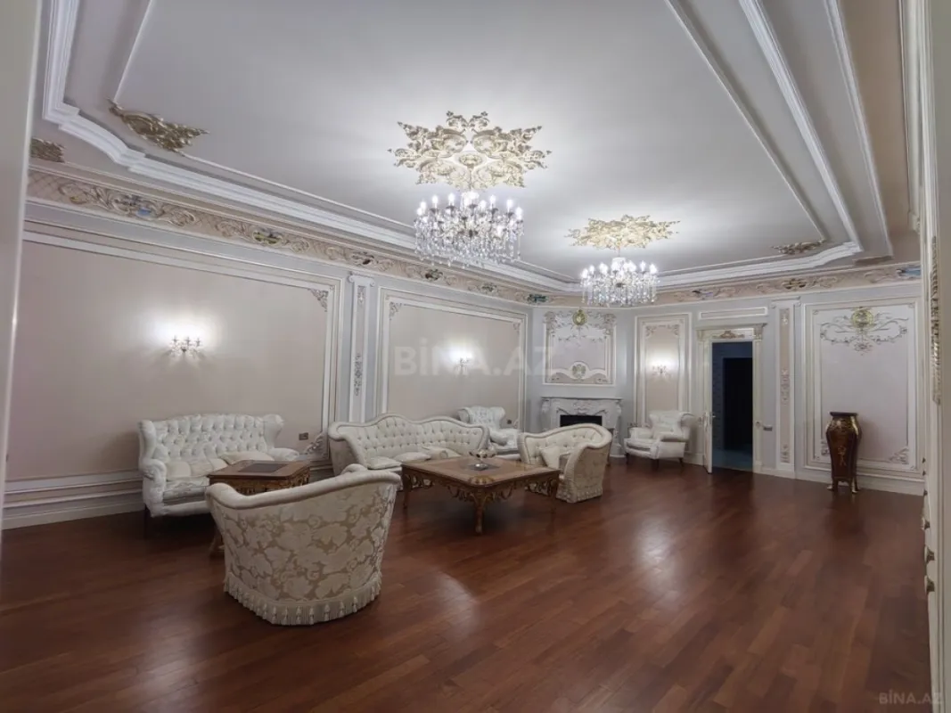 Satılır 11 otaqlı həyət evi 950 m²