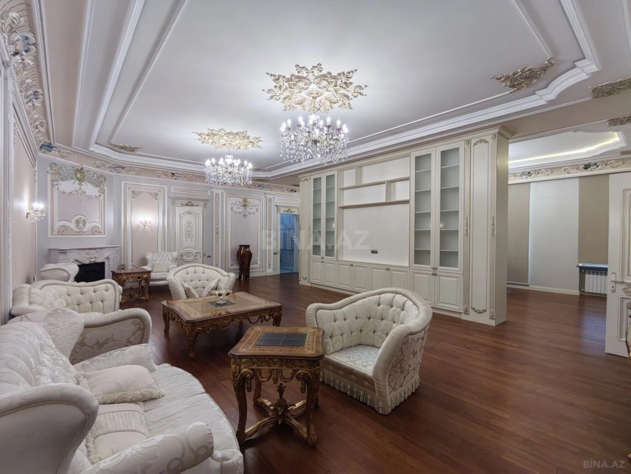 Satılır 11 otaqlı həyət evi 950 m²