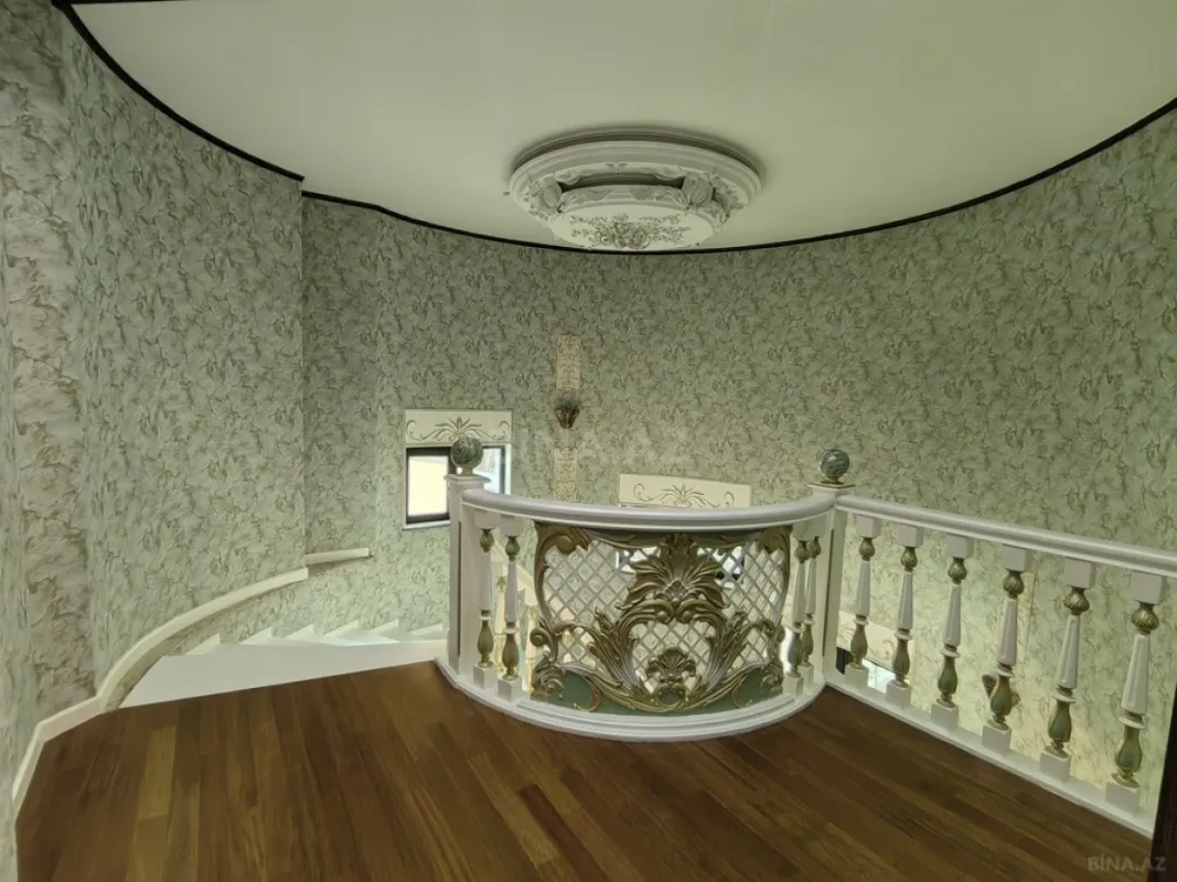 Satılır 11 otaqlı həyət evi 950 m²