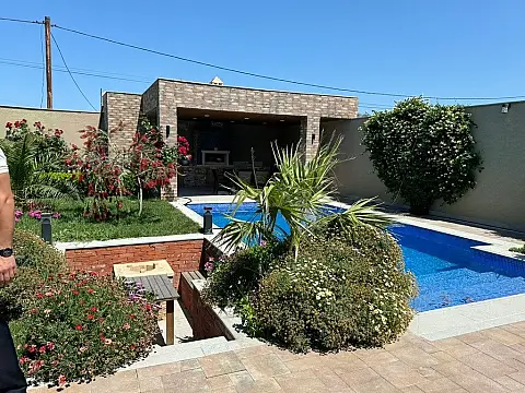 Kirayə verilir 4 otaqlı həyət evi 240 m²