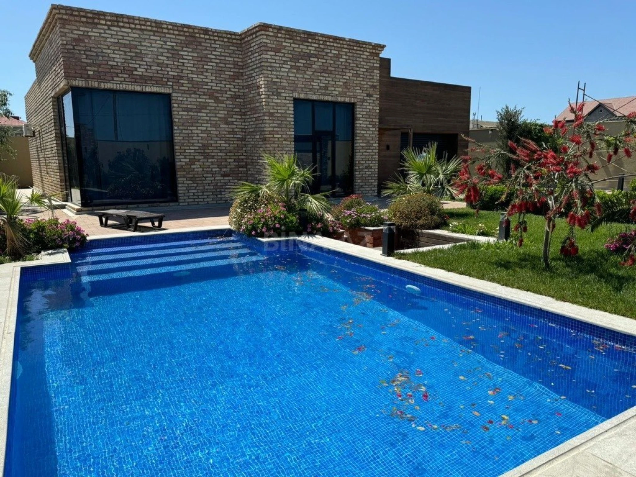 Kirayə verilir 4 otaqlı həyət evi 240 m²