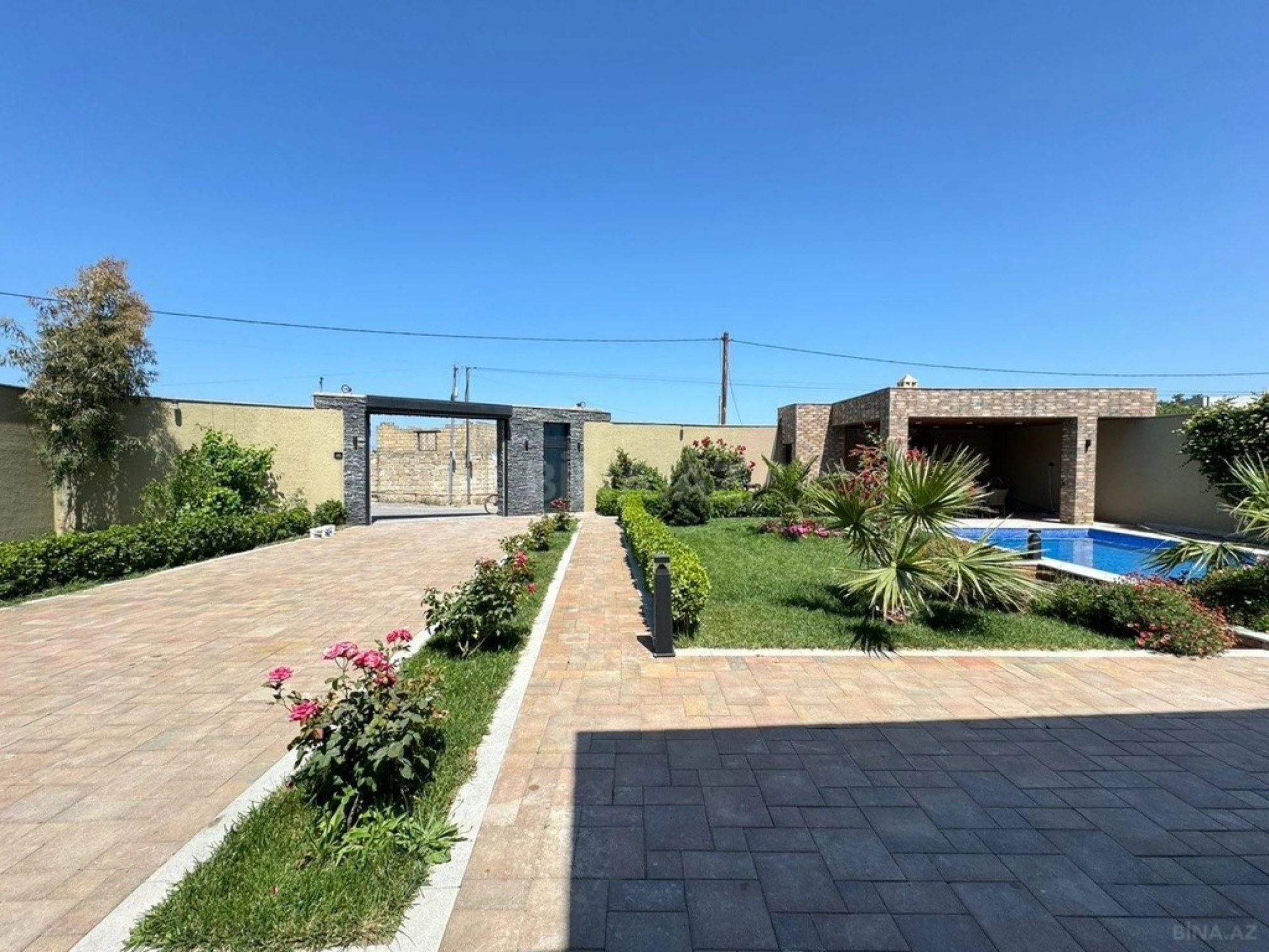 Kirayə verilir 4 otaqlı həyət evi 240 m²