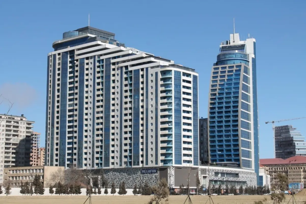 Kirayə verilir 3 otaqlı mənzil 200 m²