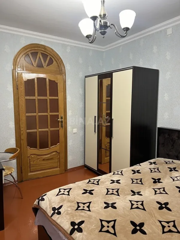 Satılır 5 otaqlı mənzil 125 m²
