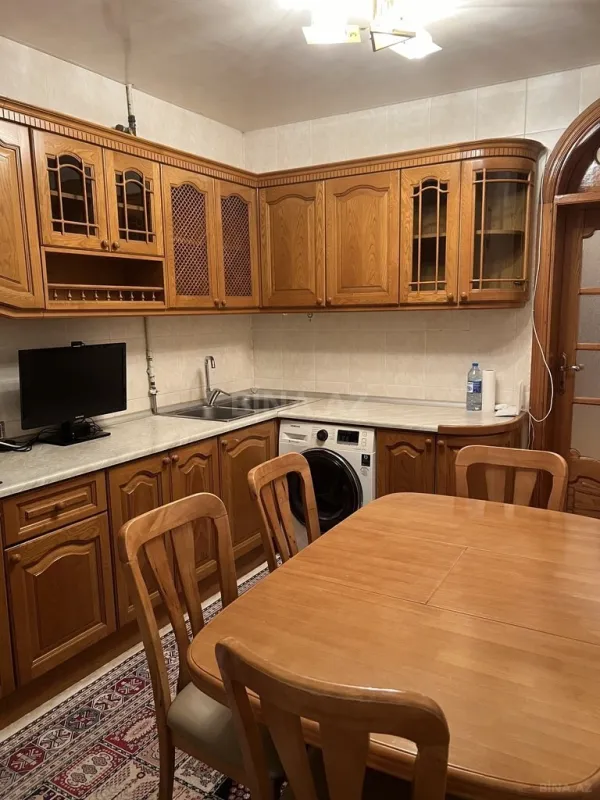 Satılır 5 otaqlı mənzil 125 m²