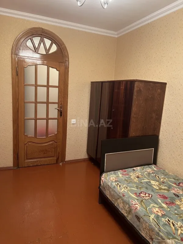 Satılır 5 otaqlı mənzil 125 m²