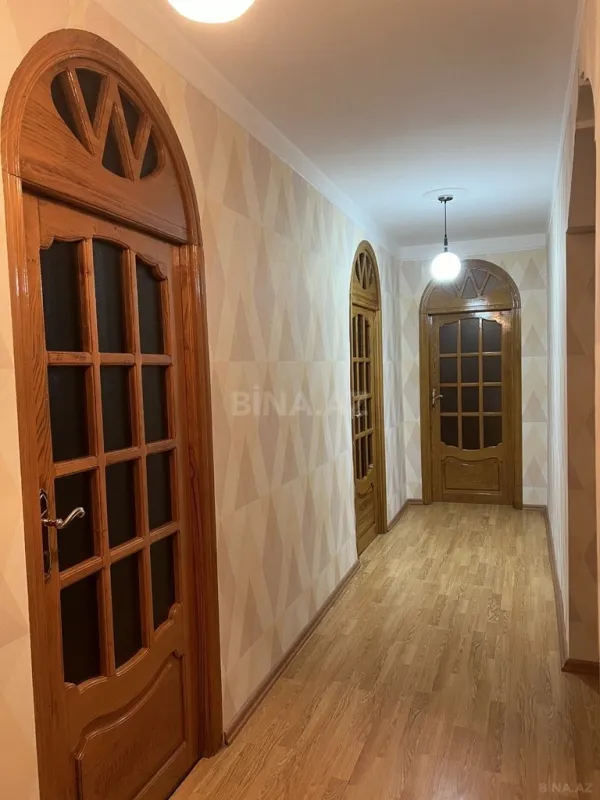 Satılır 5 otaqlı mənzil 125 m²