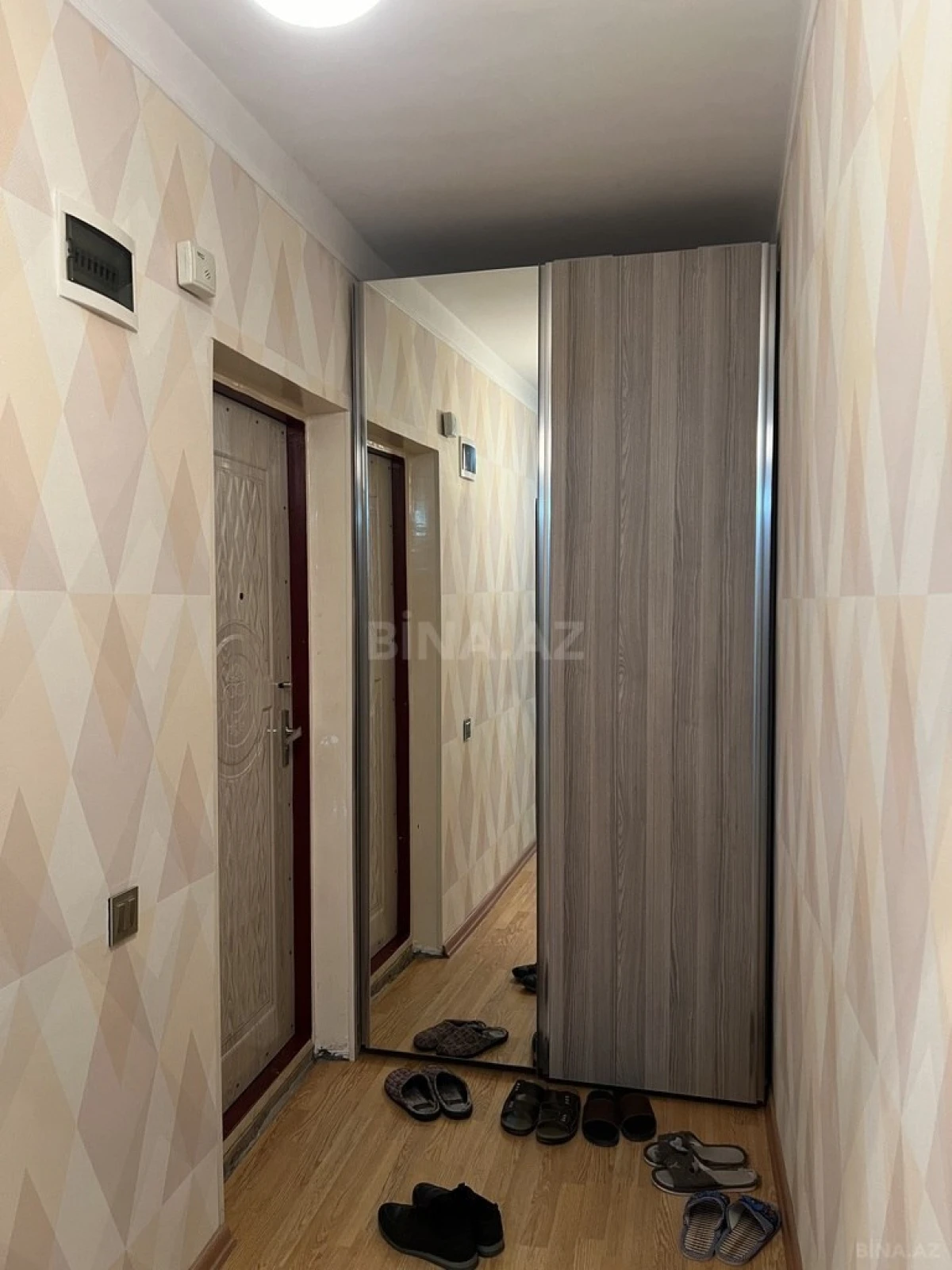 Satılır 5 otaqlı mənzil 125 m²