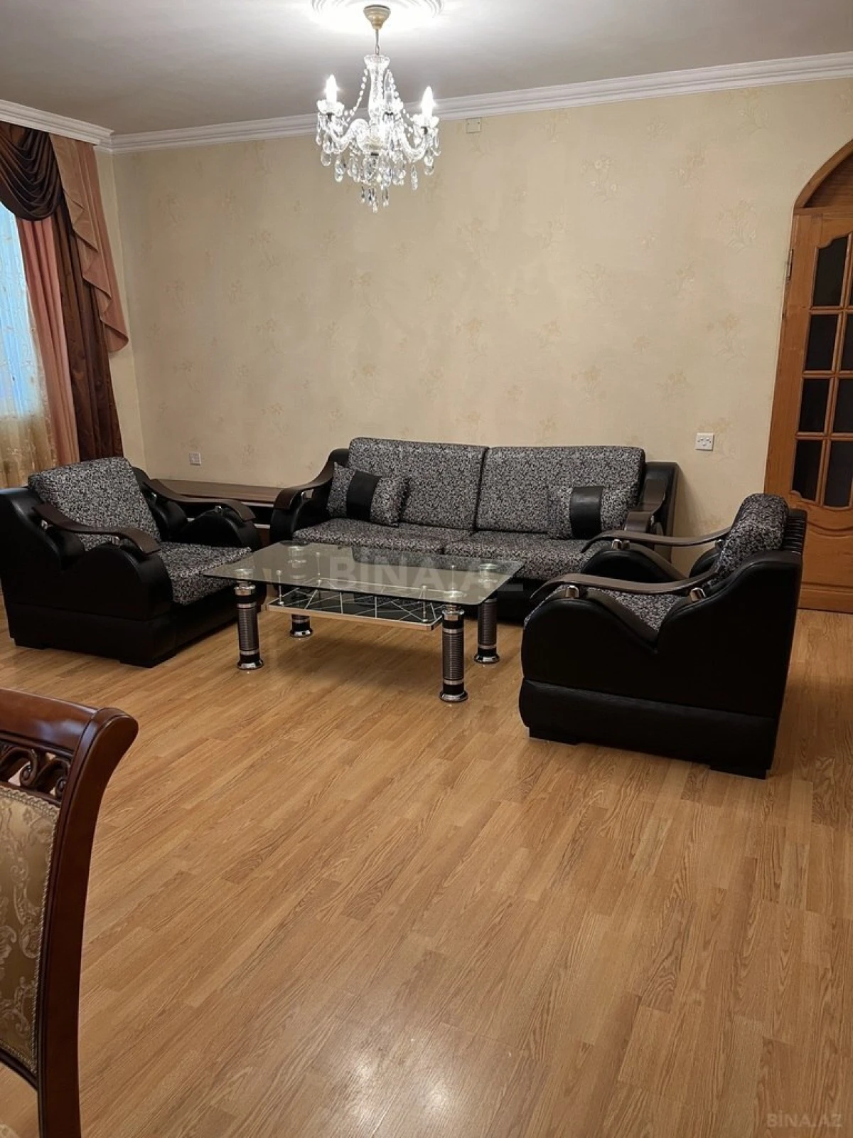 Satılır 5 otaqlı mənzil 125 m²