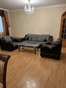 Satılır 5 otaqlı mənzil 125 m²