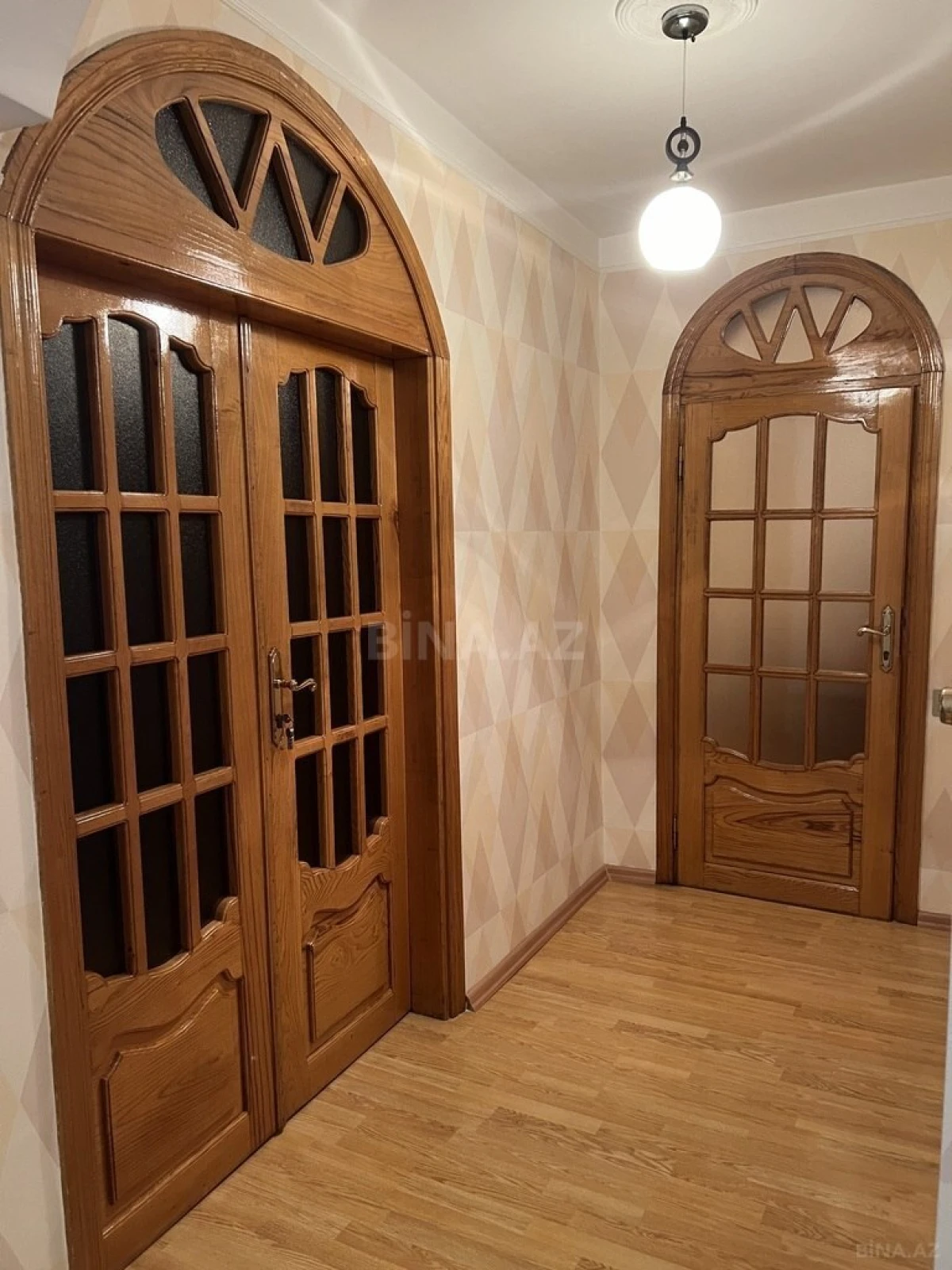 Satılır 5 otaqlı mənzil 125 m²